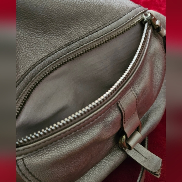 Fossil Brown Crossbody Bag with Adjustable Strap and Distressed Leather - Picture 12 of 13